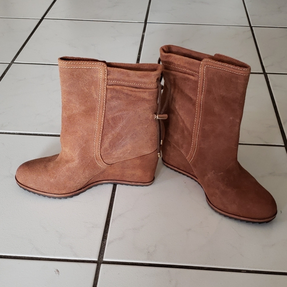 Dr Scholl's suede booties
